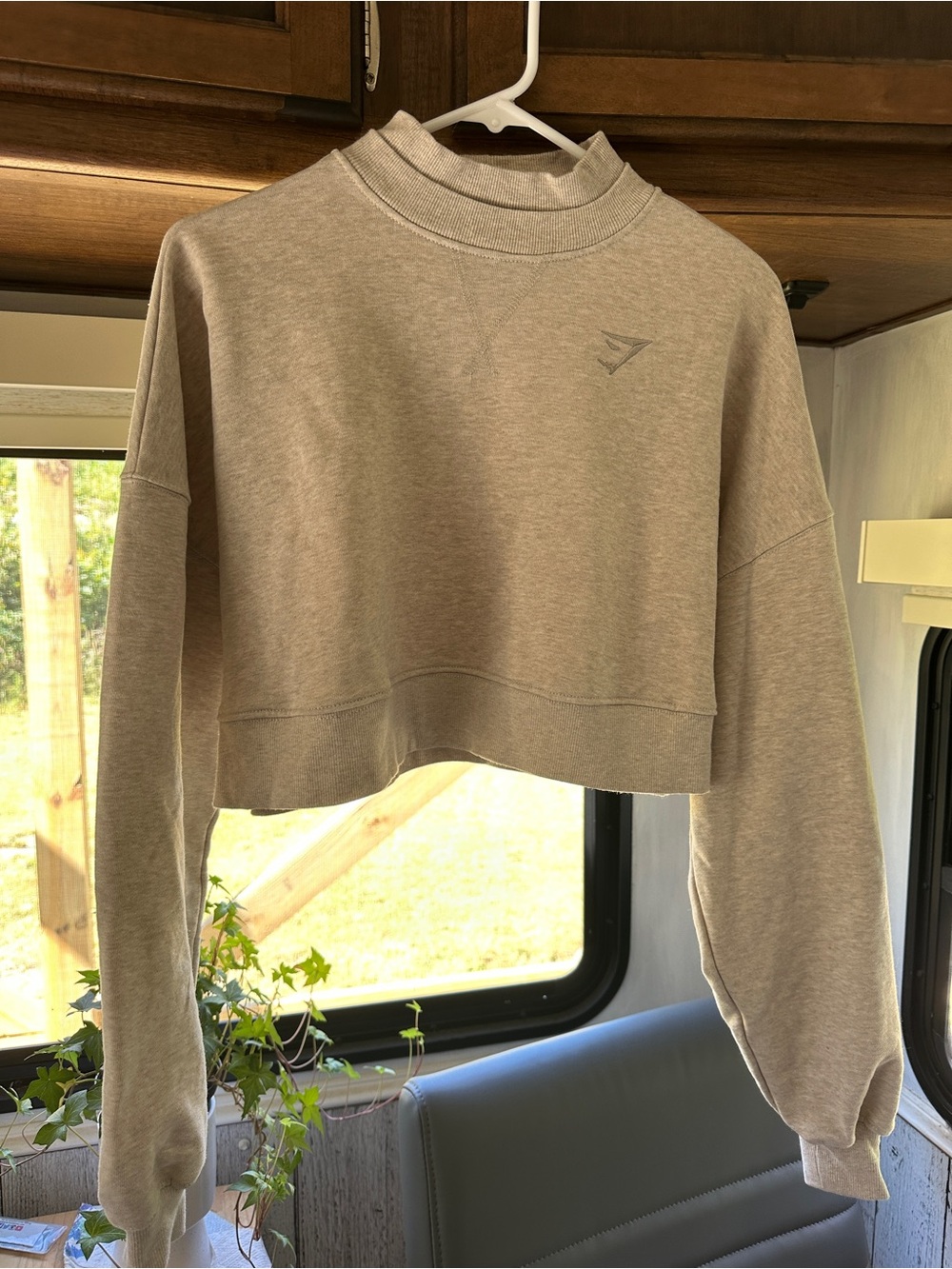 Gymshark Cropped Crewneck Sweatshirt size small